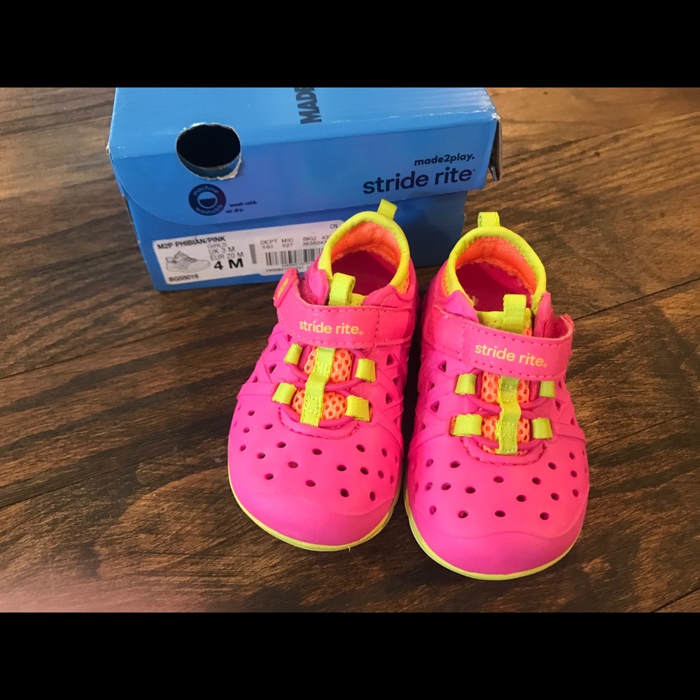 Stride Rite Water Shoes size 4